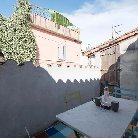 Genive - Jolie Maison Typique Avec Sa Terrasse *